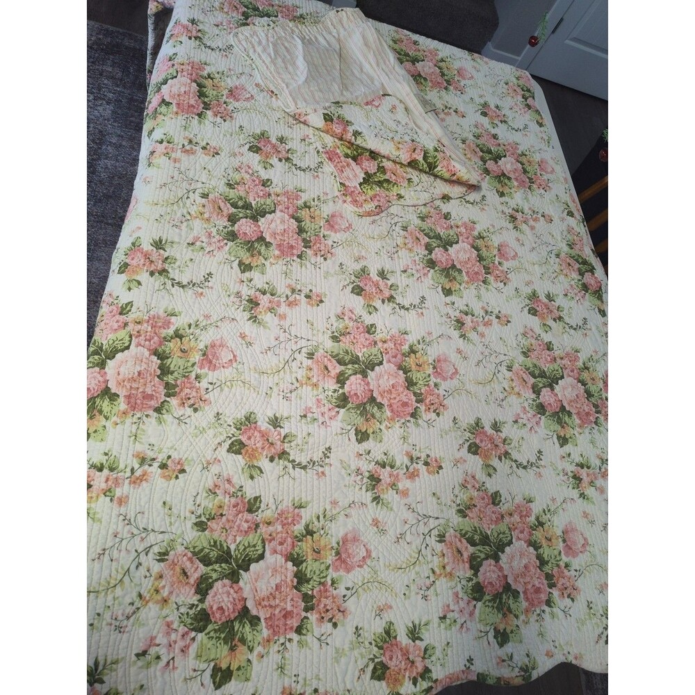 Mary  Jane's Home Sweet Roses Fulll Quilt with 1 Sham 86"  X 85" Reverse Stripes
